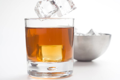 含酒精飲料與冰塊 交融的藝術與科學